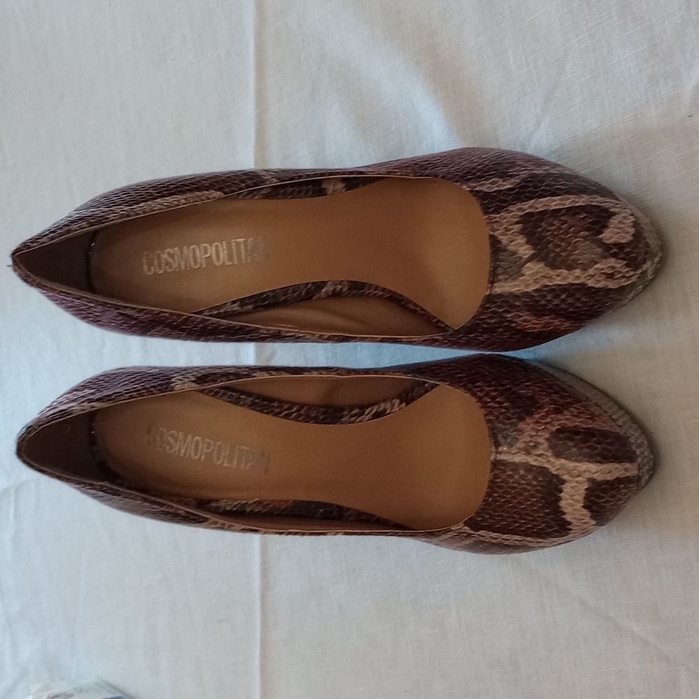 Cosmopolitan Jackie Multicolor Snake Skin Platforms, size 7.5